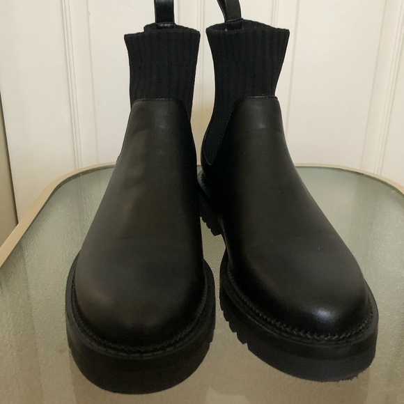 Aqua College Shoes - Aqua College NWOT Chelsea Black Leather Hanley Boots Size 7 1/2